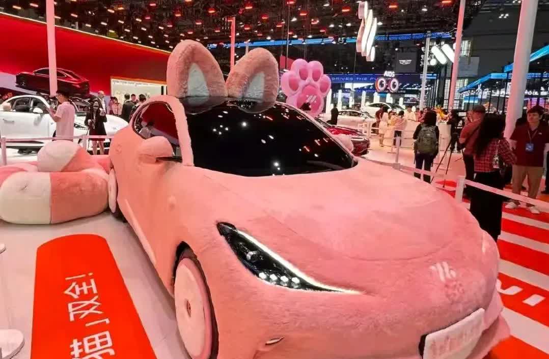 2025年购车指南：避开陷阱，抓住机遇！揭秘合资燃油车与新能源车的未来趋势