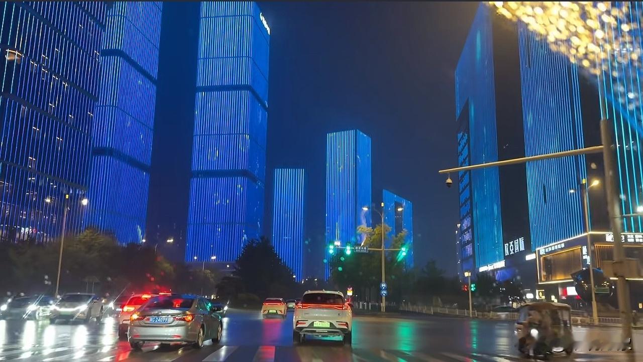 头一次来西安，真是完全颠覆了我对这座城市的认知，就这还是郊区[惊恐]