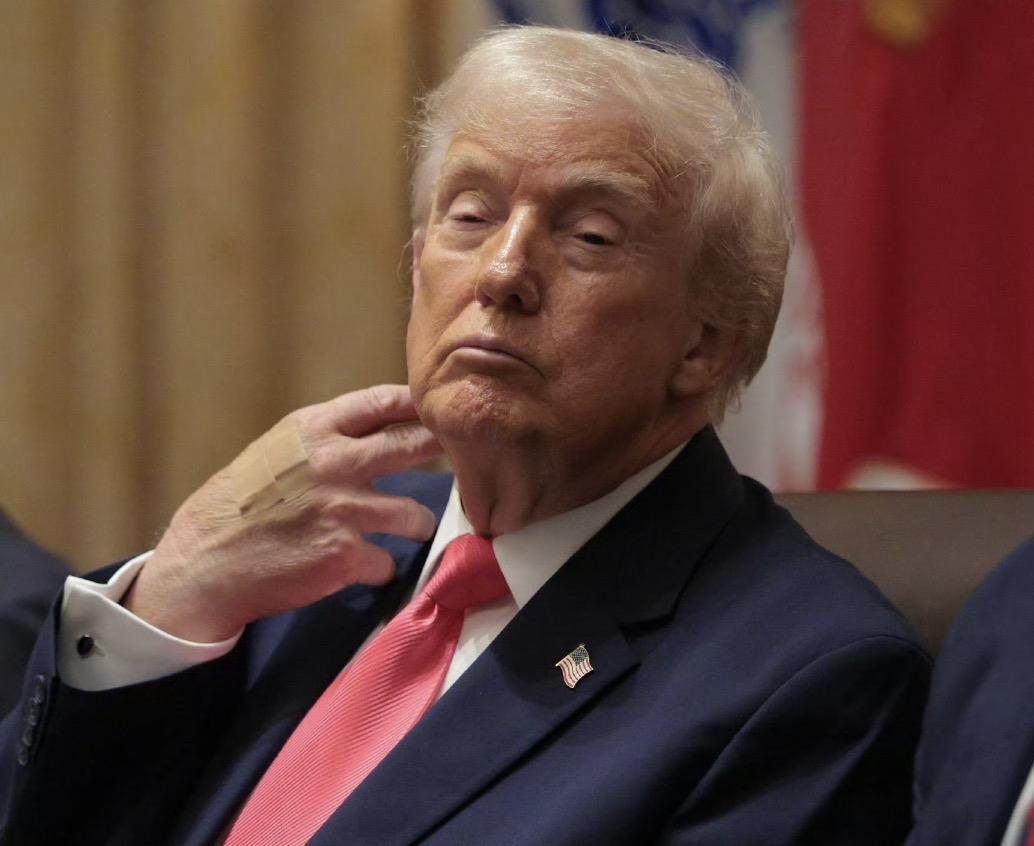 哈哈哈哈，笑喷了！特朗普又作妖了，没办法特特就是任性呢！特朗普突然宣布对瑞士加