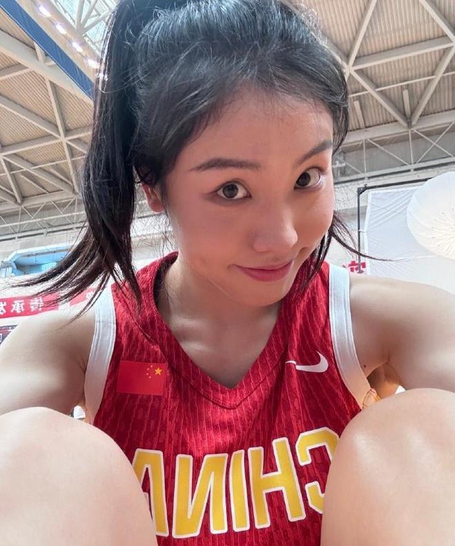 旗手张茹就是个有脸、无脑的球员！内蒙女篮解散，据说这个张茹加盟山西。这次女篮