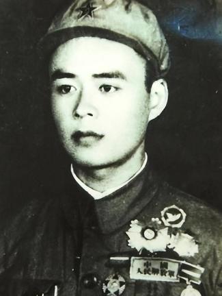 上甘岭一战，16岁的小战士忽然尿急，竟然在迫击炮上撒了一泡尿，没想到，就是这么一