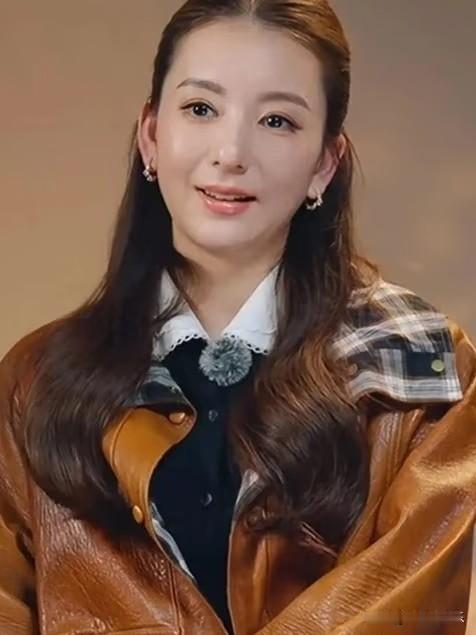 我有种预感，方媛不会再继续录桃花坞了。郭富城本来想着让她参加个综艺，能提升下