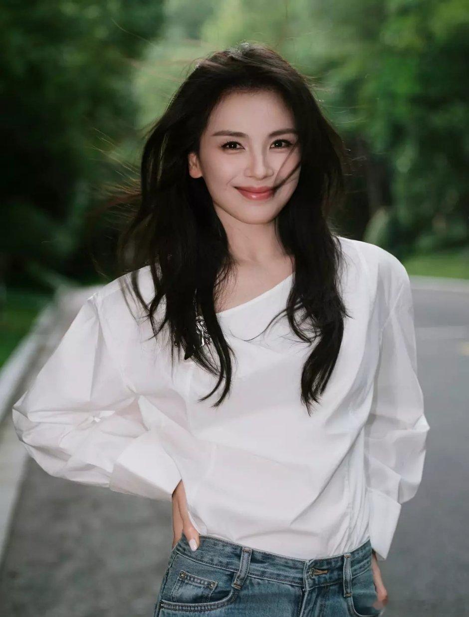 涛姐妈咪级别的，明媚的大气的女神🥰​​​