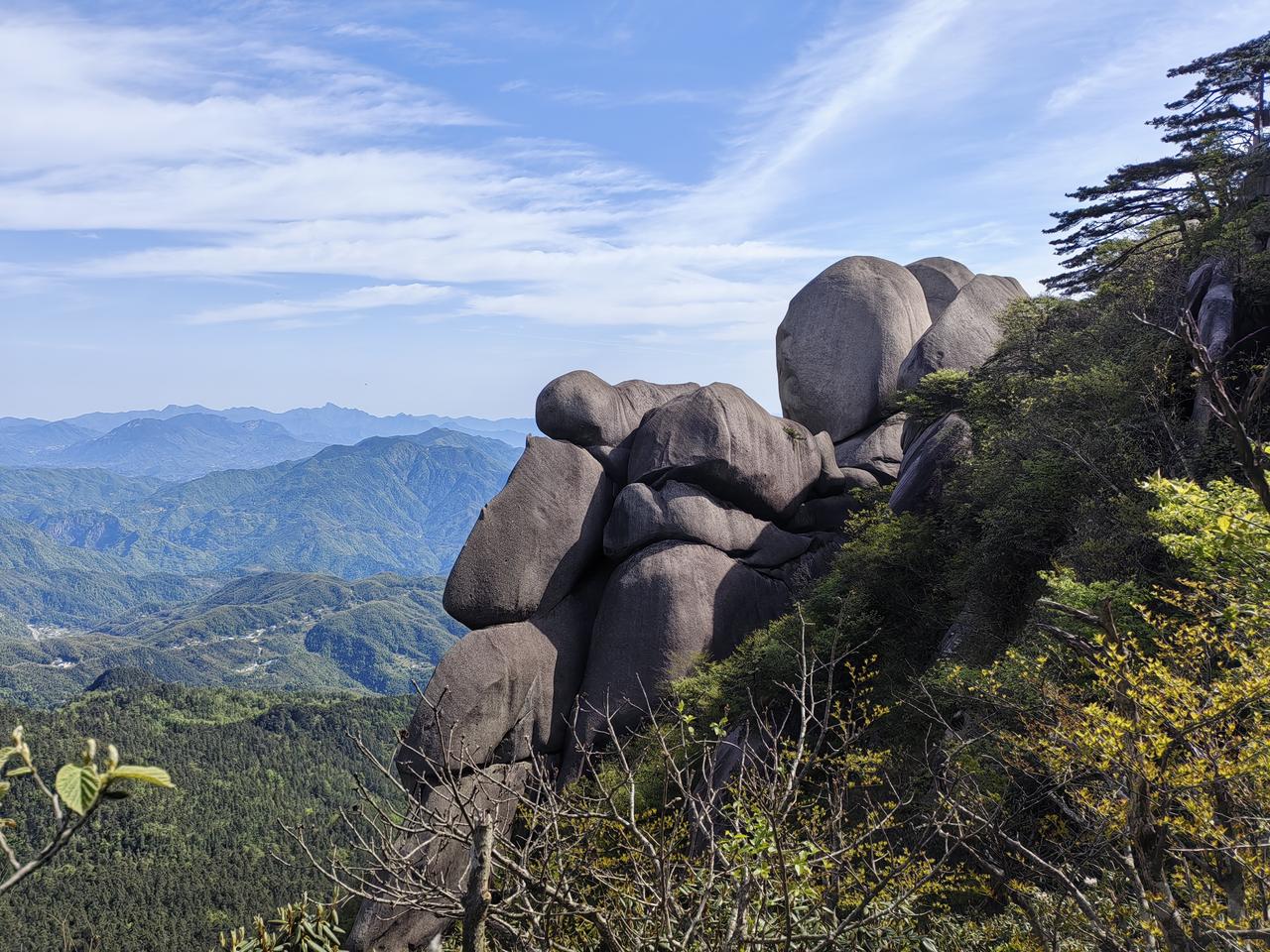 游览安徽天柱山风景区（六）看看这组大石头像什么？像不像某个卡通人物？去过全国很