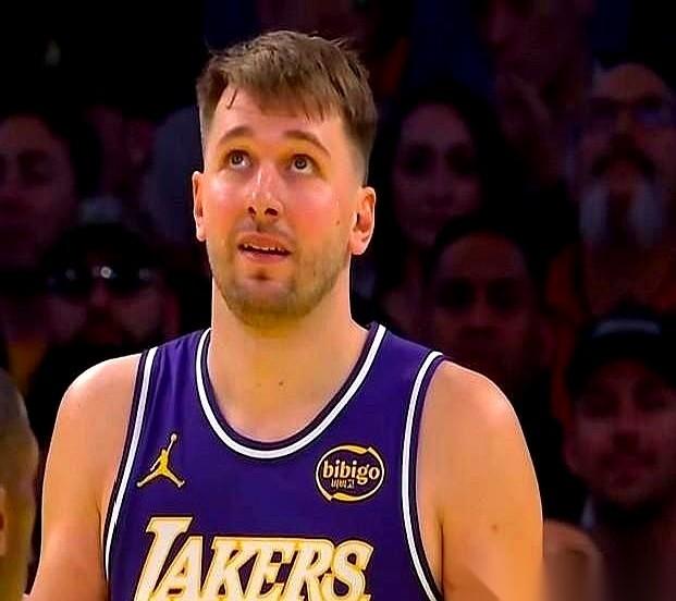 最让人后背发凉的，根本不是输球。是整个队都被打花了，所有人都快放弃的时候，镜头