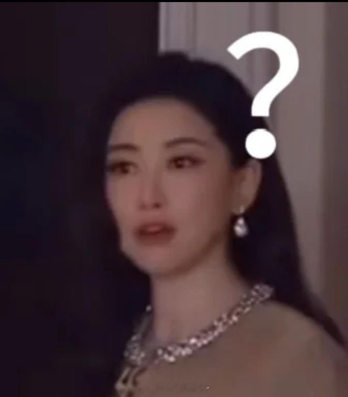 大小姐来喽小朱把门关上哈哈哈哈哈哈这是谁想出来的词条啊太搞笑了​​