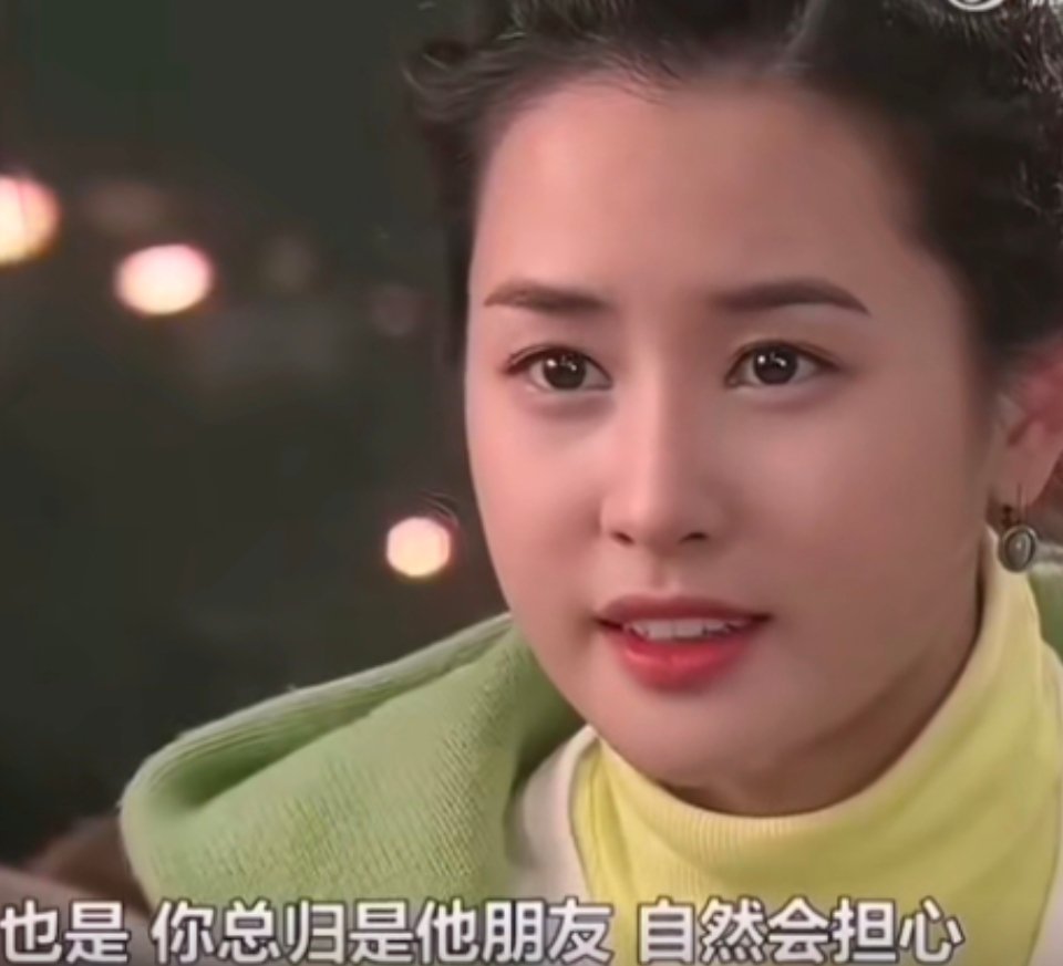 21岁的李多海饰演的周幼琳又灵动又甜，李多海真的不该去整容，以前的脸多自然，又