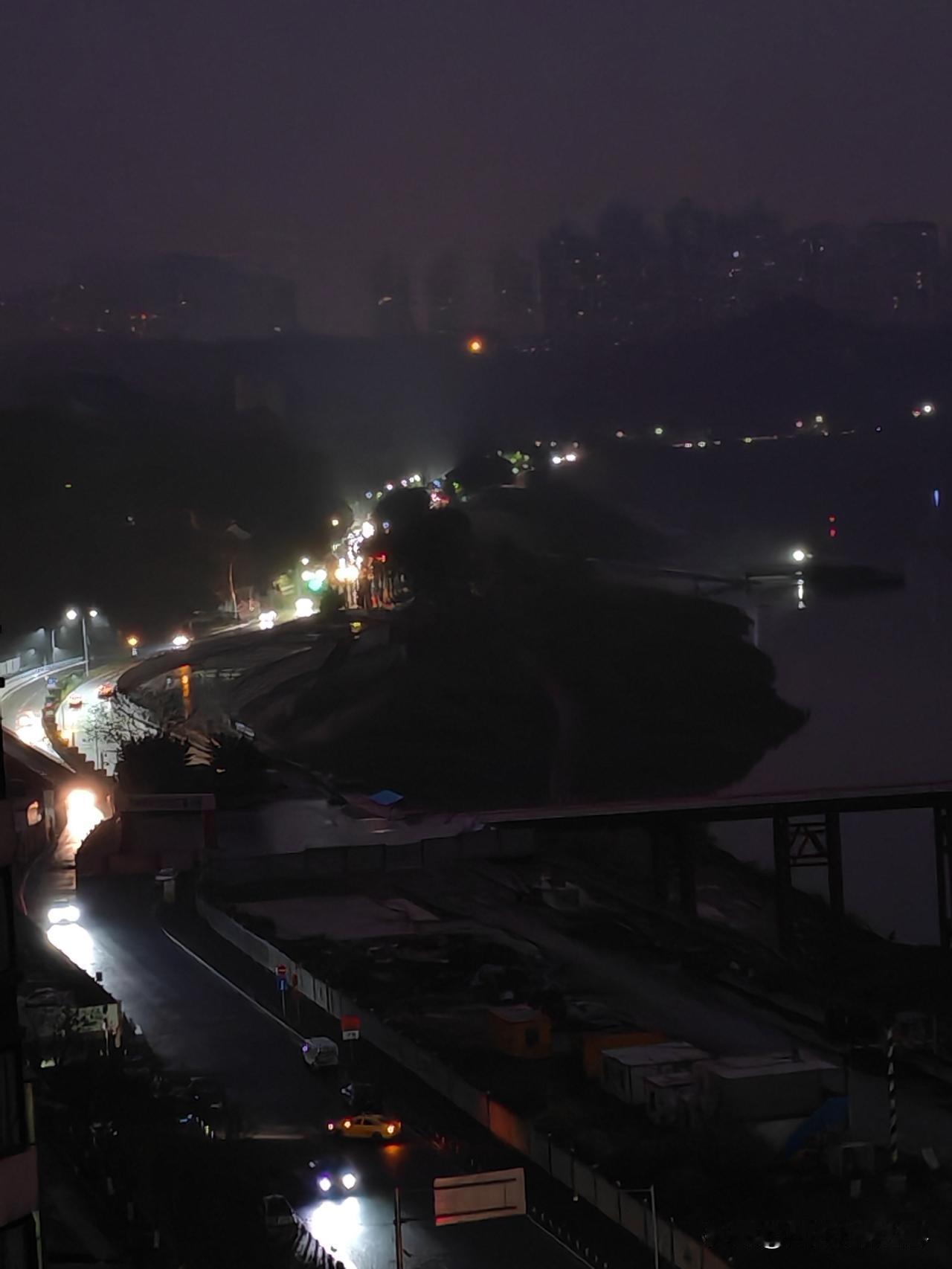 气急攻心这事，真不是闹着玩的。我的老爸心脏不太好，前几天他从攀枝花回重庆，不是第