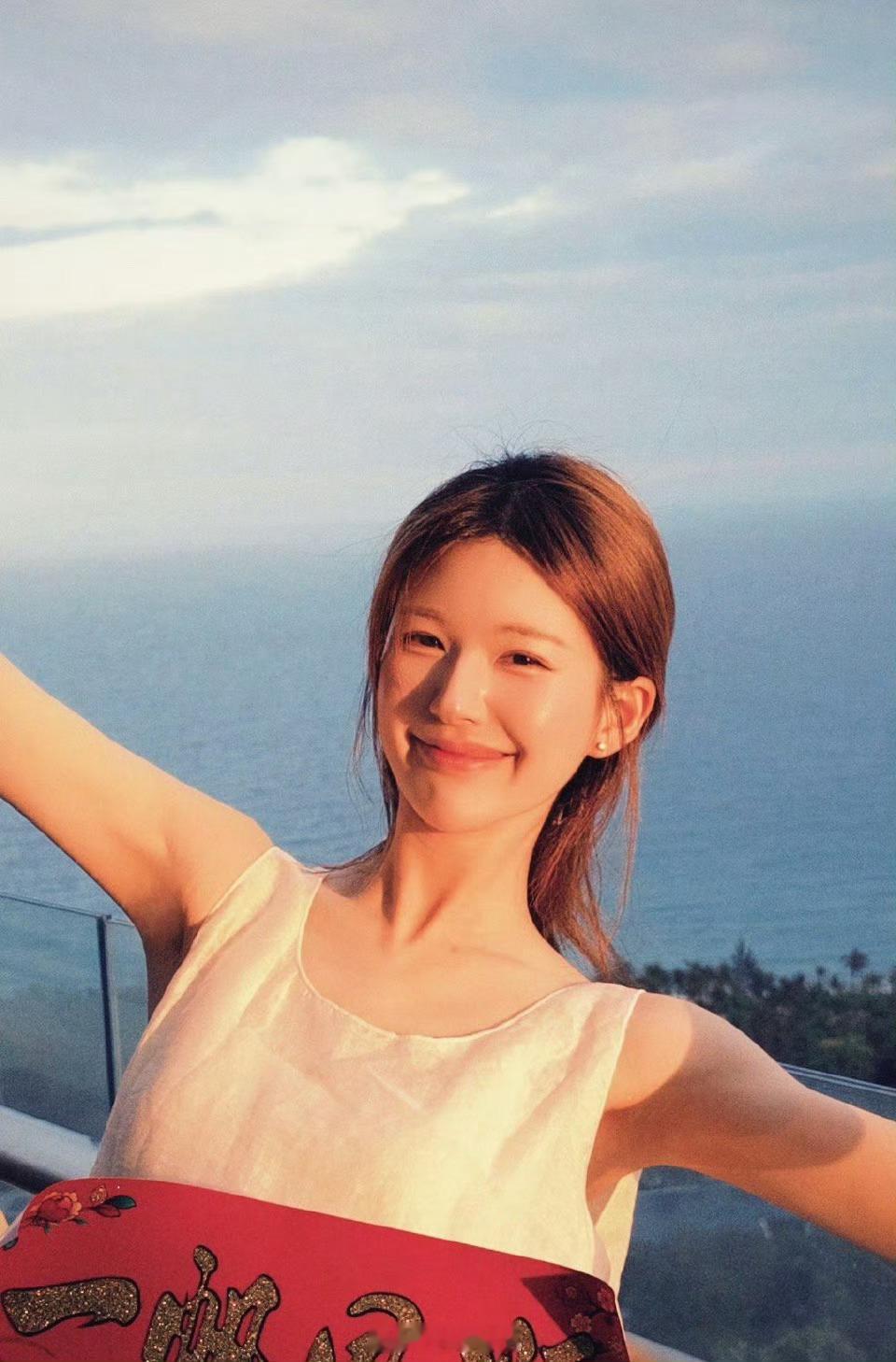 赵露思新年新图，一年有365个新模样