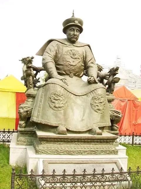 大清十二帝死因1.努尔哈赤：战争死亡，68岁2.皇太极：积劳成疾而亡，52岁