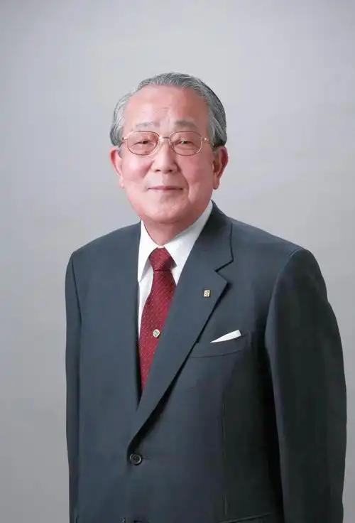 看到稻盛和夫一段话，后背发凉："千万不要在家闲着，即使没有工作、没事干，也千万
