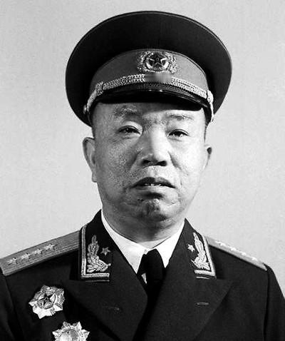抗战后期，八路军各部在局部反攻中纷纷扩大根据地，恢复和发展力量，但都是自行发展。