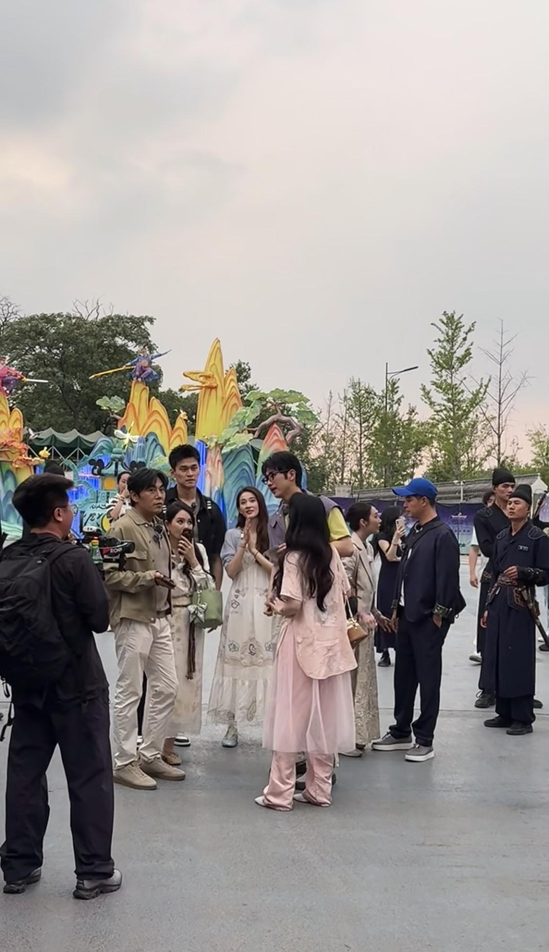 在孙杨和孙程潇两个弟弟面前，秦昊被秒的不像明星了，不过他也不是靠颜值，而是靠演技