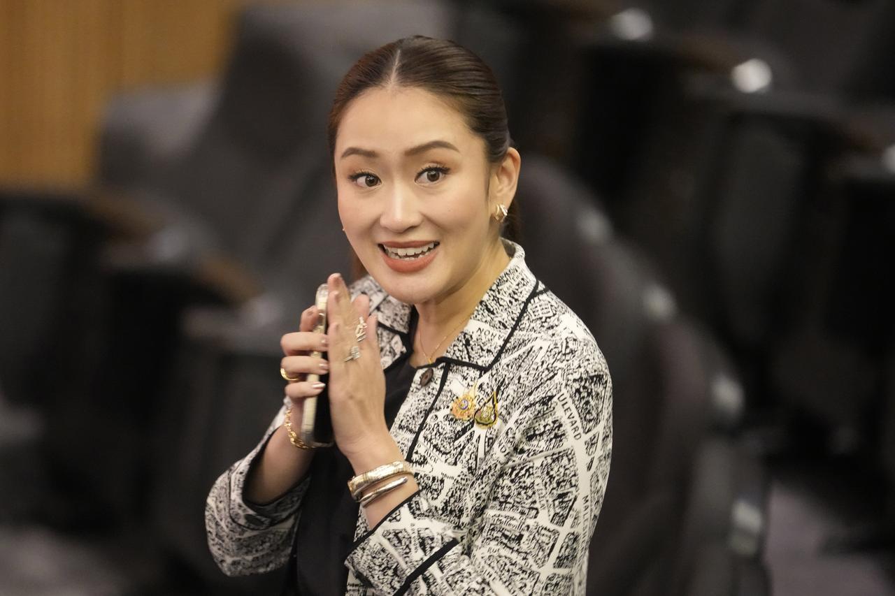 泰国的富二代很有钱么?泰国顶级豪门的财富，早已不只是数字。他信家族横跨政商两界，