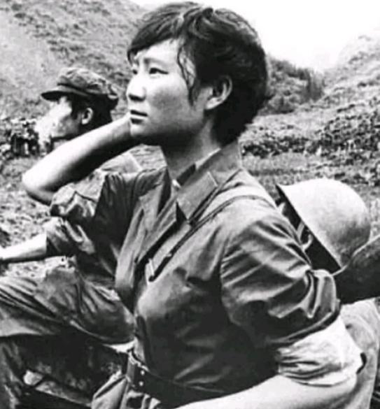 1979年，对越自卫反击战，女兵殷燕跟着医院去了广西前线，亲眼看见了一桩心碎的事