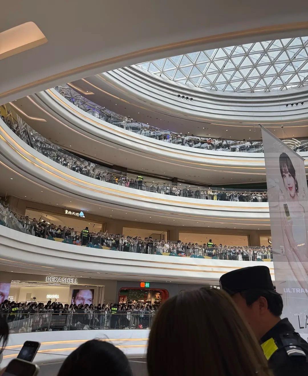 田曦薇的线下人气什么水平，这加起来都有2万人了吧，这是真🔥了吧