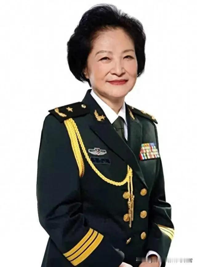 她曾为贺老总生下2个孩子，离婚后终身未再嫁，女儿竟是一位少将1909年的湖南