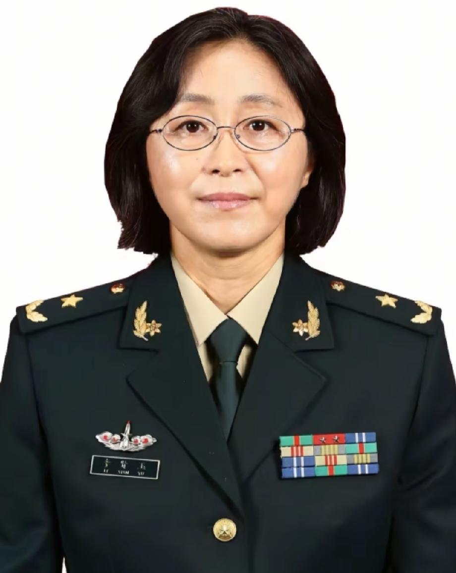 火箭军正师职的少将，而且还是女将，这个搭配，放眼全军应该也是独一份的存在了吧！