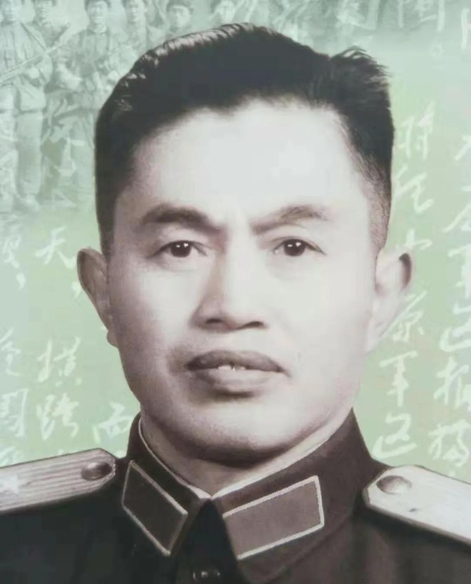 “她们都是傻子，不穿衣服也正常。”兰州军区司令皮定均视察期间，意外发现几个浑身赤