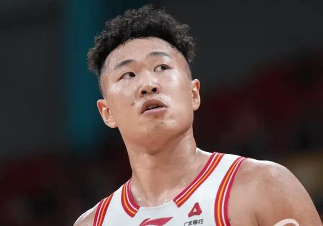 深圳队虽然输了两场比赛，贺希宁一席话还是很霸气贺希宁第一场比赛只得了6分，受到