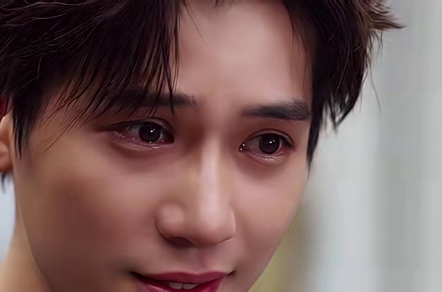 关晓彤演技，比不上王安宇，在同框的镜头中对比明显：关晓彤只会演“胆小”，只会用流