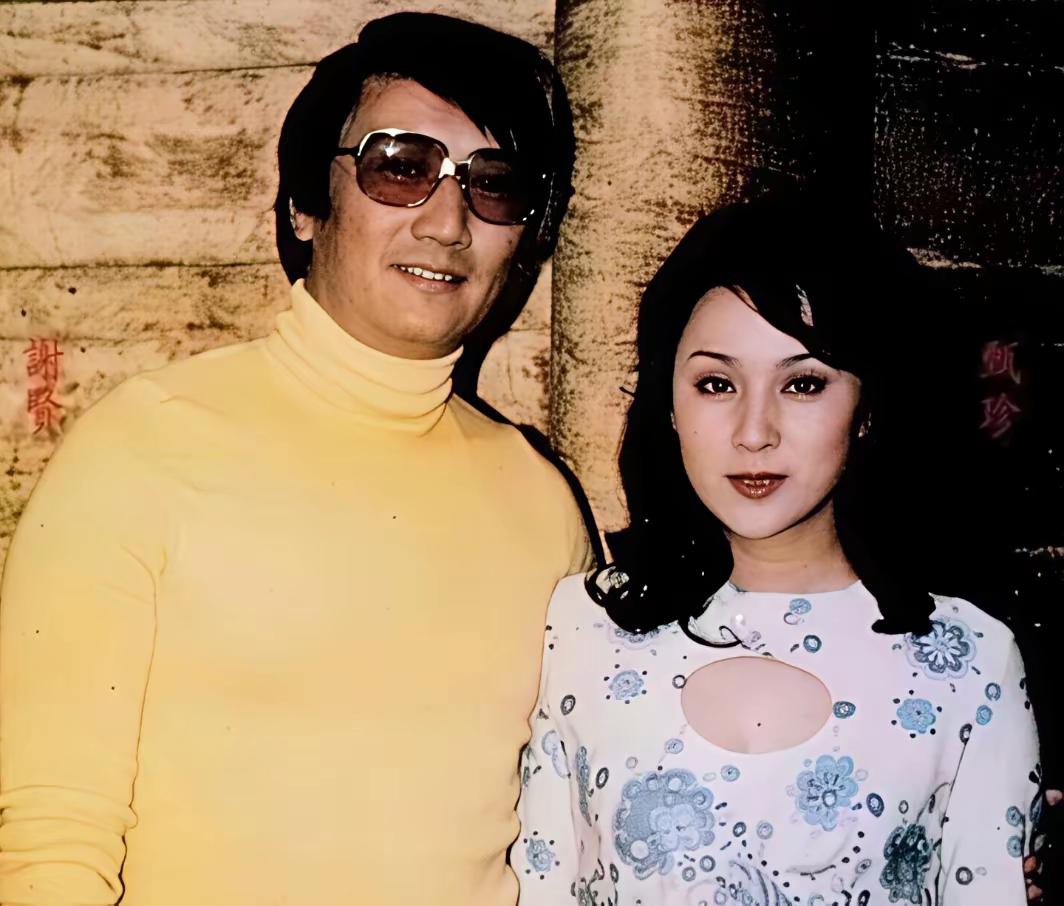 谢贤后事决定全程低调，六位话题人物是否到场，全网争论不休谢贤离世后，谢霆锋