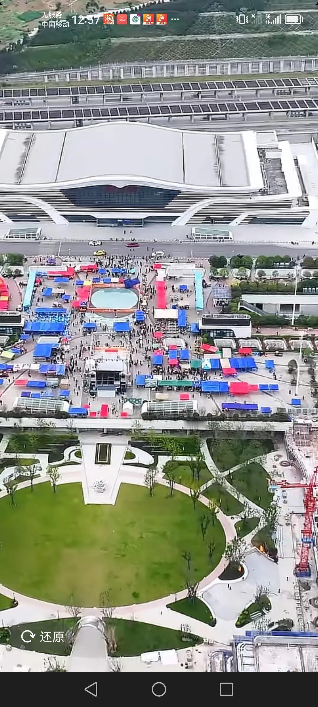 这应该算是同级别的火车站全国最火的一个火车站了吧！！！因为一个人，了解一个火车