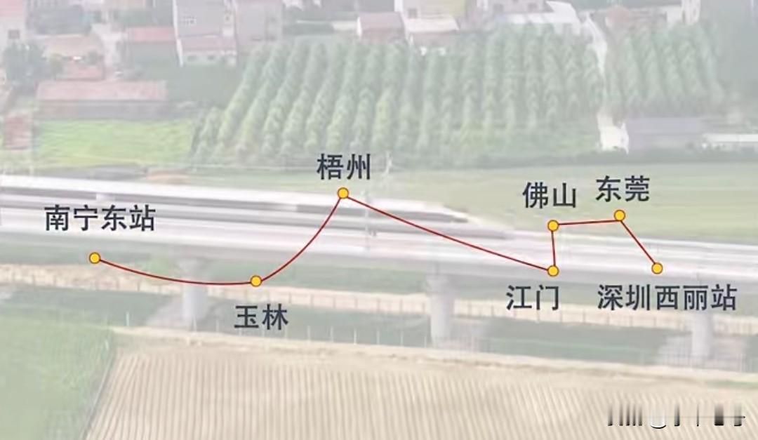 南玉深高铁从广西段来看似乎没有太多的弯弯绕绕，相对来说走了直线，到广东段可就不一