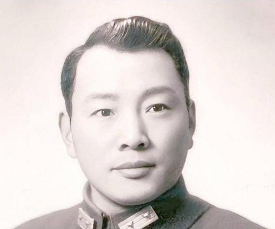 1935年，国民党中将奉命处决一位共产党要犯，开枪前才发现是自己老师，蒋介石电令
