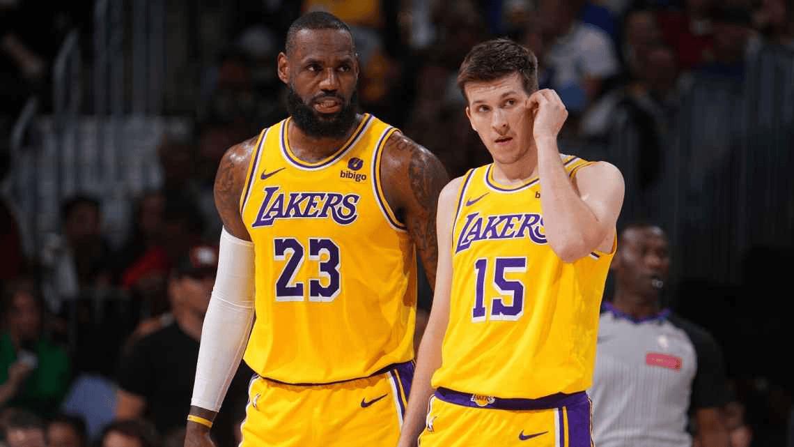 一个很现实的问题。围绕东契奇建队，关于球队未来的进攻问题。众所周知，东契奇下半场