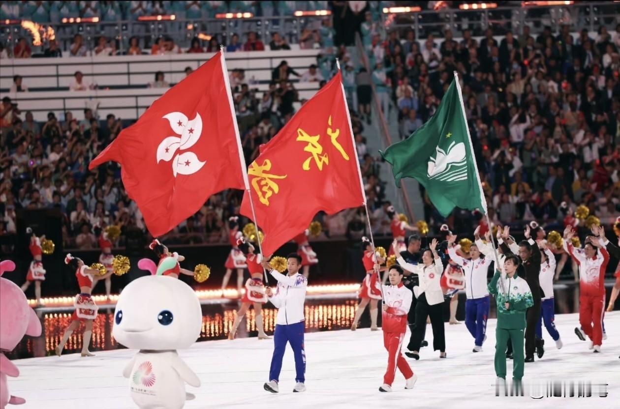 全运会开幕式最感动，最能够体现主题的一幕是代表队入场时，最后压轴的是广东与香港、