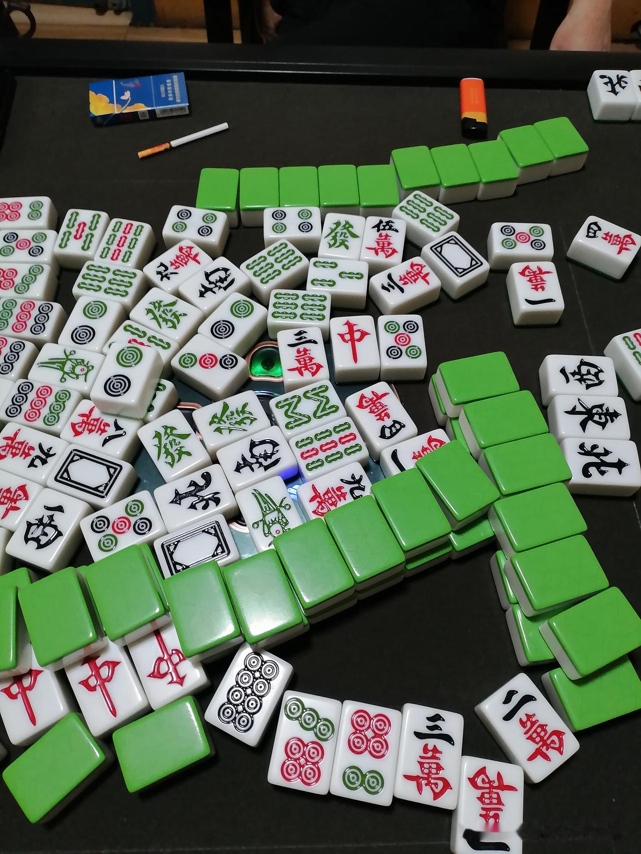 第一、你担心老公沉迷于游戏当中，不思进取而变得平庸。这是大多数情况。一个人一旦沉