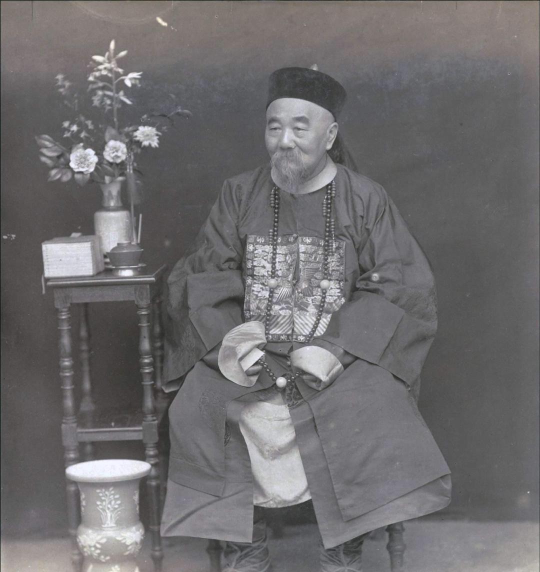 李翰章是李鸿章的哥哥，入湘军曾国藩幕府，犹早于其弟弟李鸿章。早年以“临事缜密，所