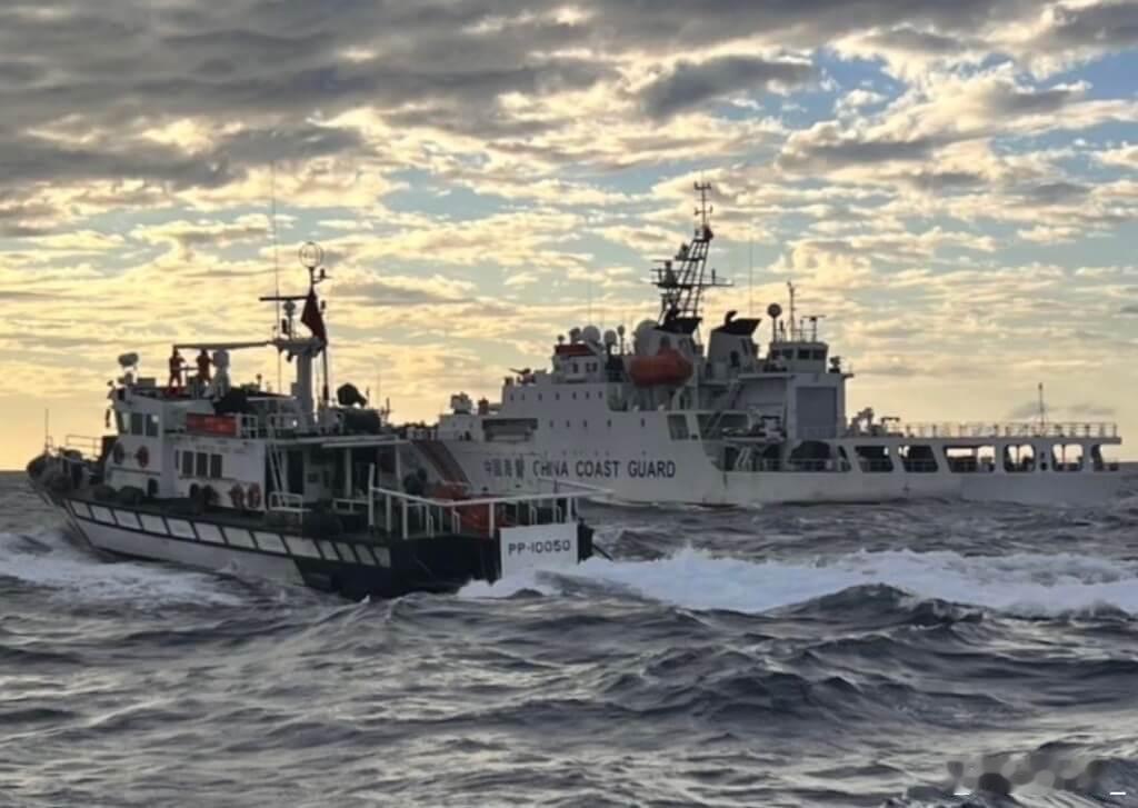 台“海巡署”今晚称，自29日至今日共发现14艘中国大陆海警舰船在台湾周边海域，台