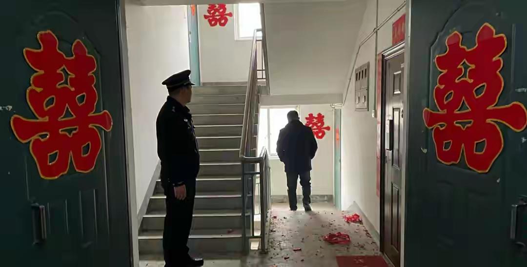 28岁女教师新婚当天坠楼身亡，小两口的结婚照大量在网络流传，这位女教师跳楼背后到