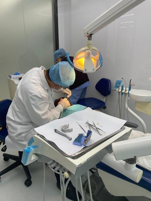 倒霉啊，昨天兴冲冲去做种植牙，结果败兴而归，因为一颗种植体失败了。 事情是这