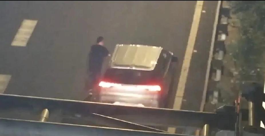 新能源电车，不要跑高速！9月20日5时11分，杭州交警视频发现，在G60萧山服