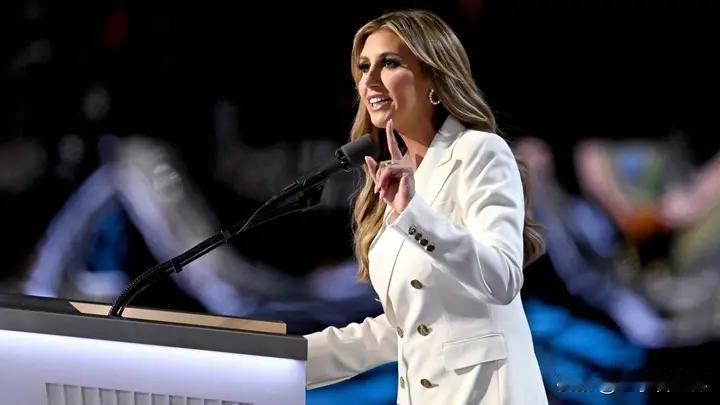 【重点关注：特朗普前律师辞去新泽西州联邦最高检察官职务】华盛顿时间2025年1