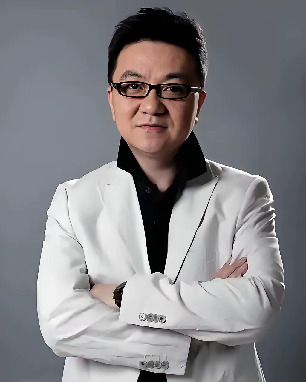 董教练无证上岗，还夺冠了，这让足协颜面无存，拿着高薪的中国足球队，会不会无地自容