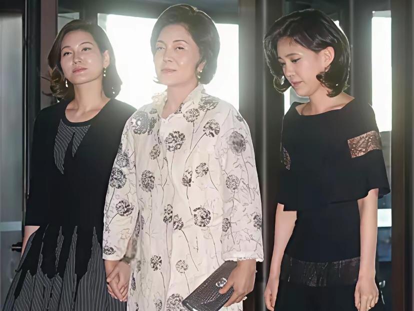 三星长公主李富真，也是“如履薄冰”！不可否认，她的父亲，对她是真的偏爱，当年还