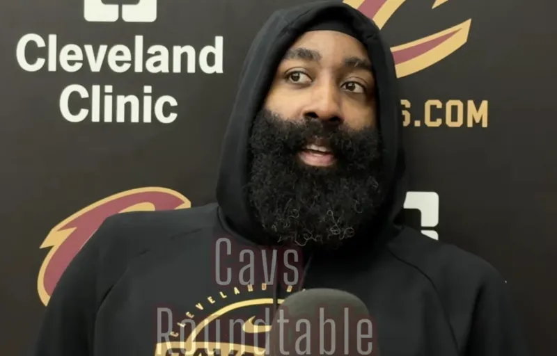 NBA季后赛首轮，骑士将对阵猛龙。骑士球员詹姆斯-哈登接受了记者采访，当被问