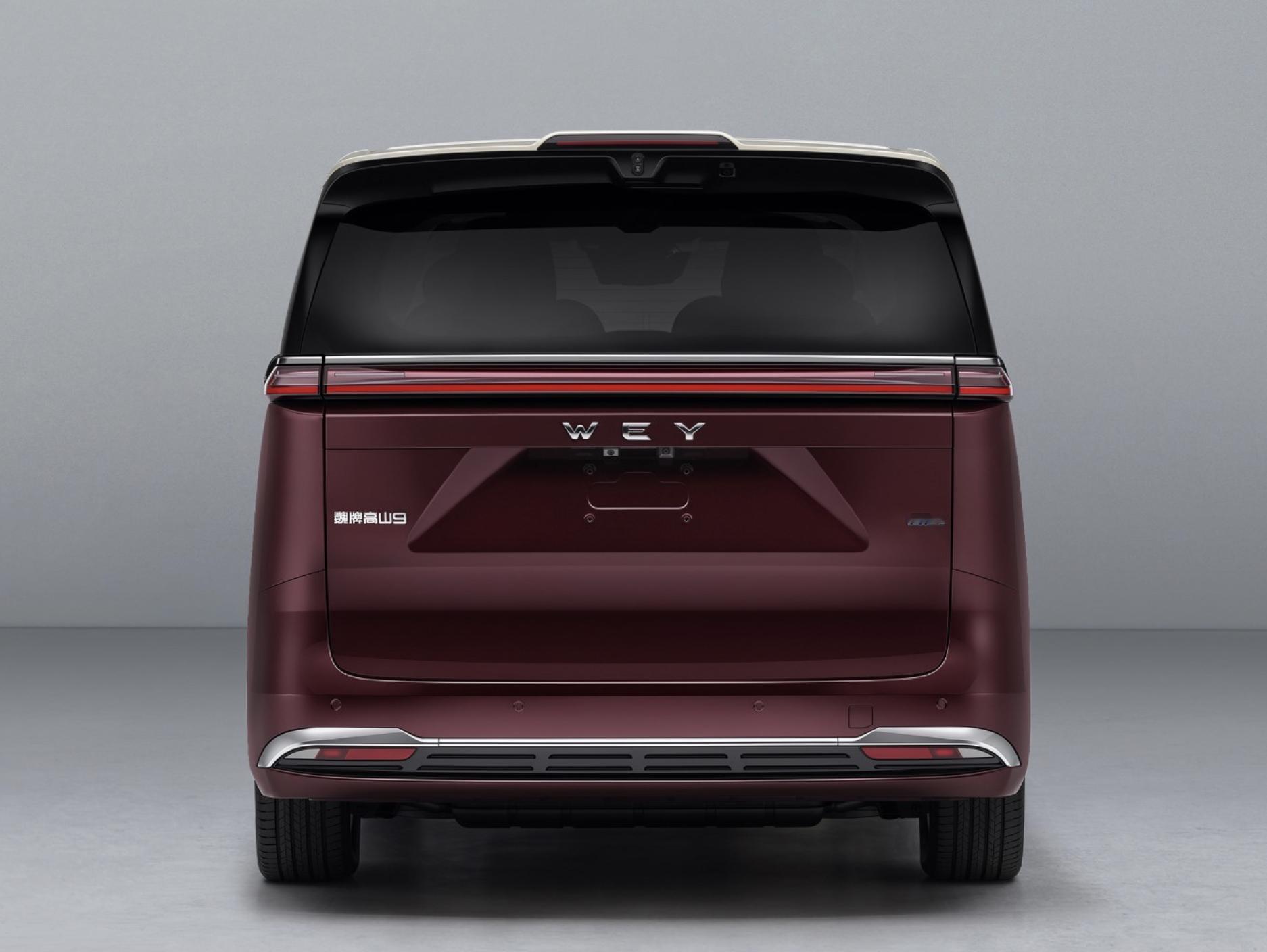 魏牌今天发布三款新品预告，分别为高山9PHEV、高山8PHEV、高山8HE