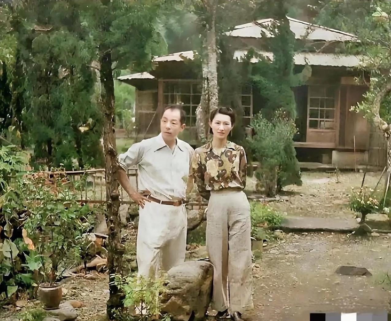 张学良并不帅，<em>赵四小姐</em>并不美！这照片实在太真实了，这是当年张学良与<em>赵四小姐</em>被幽禁