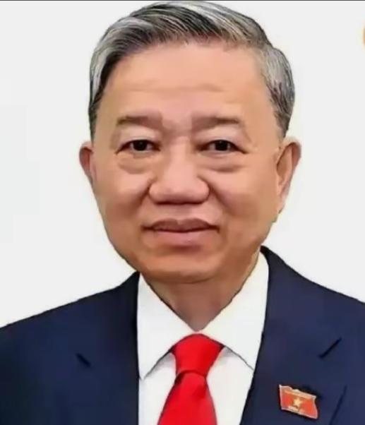 越南终于摊牌了。越南下了死命令，那条贯穿南北的高速铁路，必须在2026年年底