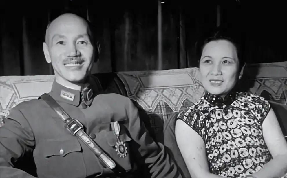 1929年的一天，31岁的宋美龄突然呕吐不止，蒋介石连忙叫来私人医生熊丸，熊丸检查完后面露喜色，原来