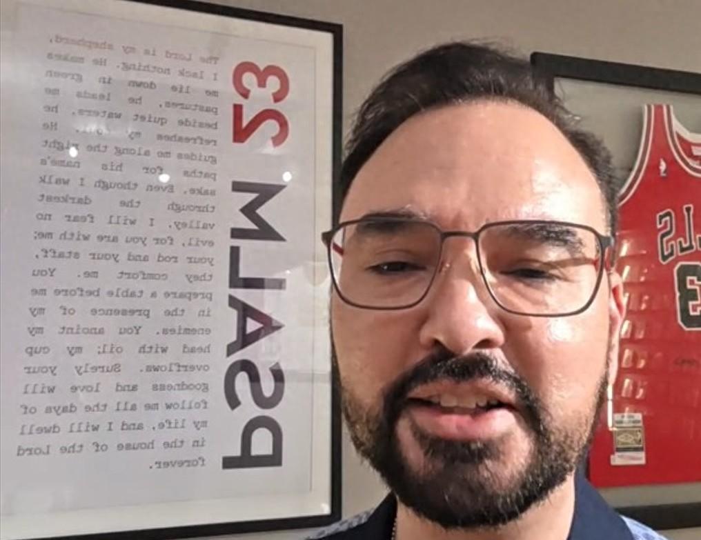 卡耶塔诺妥协了？8月2日，菲参议员卡耶塔诺通过直播发声，称近日邀请拉克森亲自前