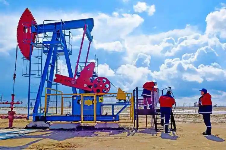 搞不懂！2024年，中国原油进口5.53亿吨，但是，塔里木盆地下面埋藏着160亿