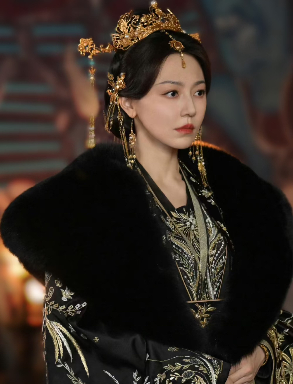 公元9年，王莽当上皇帝后，把守寡多年的女儿王嬿叫到身边，对她说：“你才18岁，不