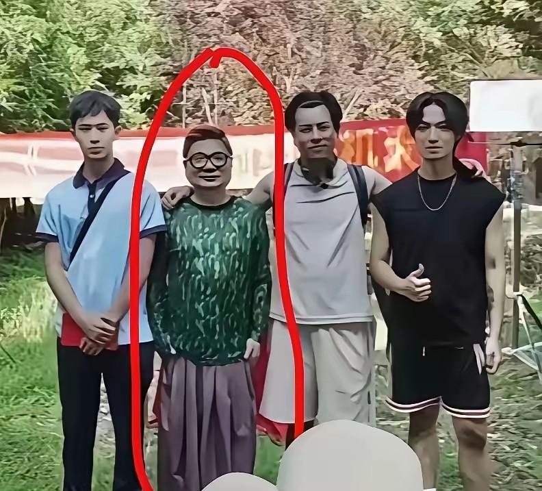 他为什么说不认识？他在害怕什么？希望还于朦胧公平！邪不胜正！不是说不认识嘛？