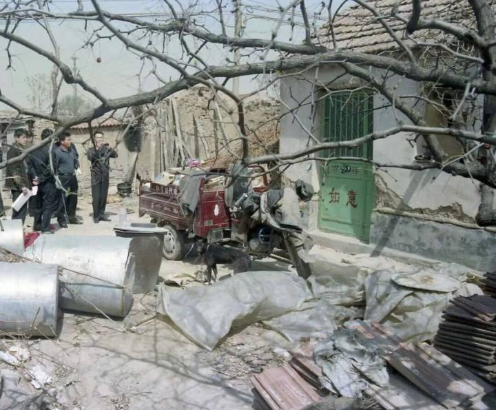 命案现场布条被妥善保存21年, 第1001次送检锁定真凶